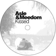 Asle & Meedom - Kissed - White