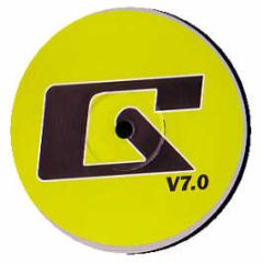 Alex Calver & Mike Williams - Destrukt - Glitch