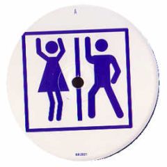 Green Velvet - Bathroom - Relief