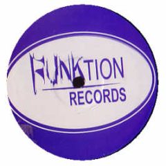 Big Licks N Funk Feat Nazene - Into The Groove - Funktion