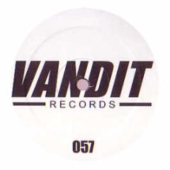 Filo & Peri Feat. Fisher - Ordinary Moment - Vandit