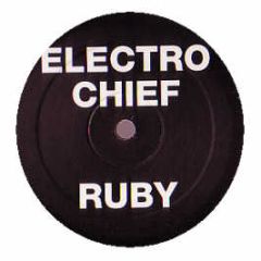 Kaiser Chiefs - Ruby (Remix) - White