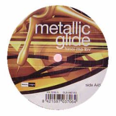 Metallic Glide - Hinei Ma Tov - Blanco Y Negro