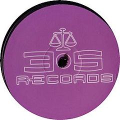 Cyrus - Claret - 3.5 Records 5