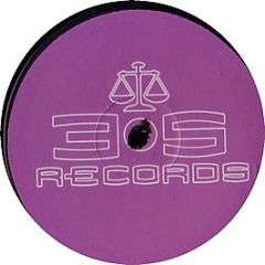 Cyrus - Claret - 3.5 Records 5