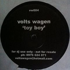 Basstoy Vs Volts Wagon - Toy Boy - VW