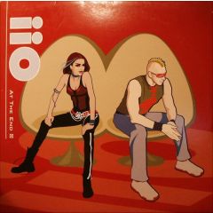 IIO - IIO - At The End (Remixes) - Blanco Y Negro