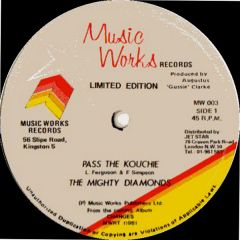 The Mighty Diamonds - The Mighty Diamonds - Pass The Kouchie - Music Works Records