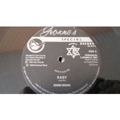 Dennis Brown - Dennis Brown - Easy - 	Yvonne's Special