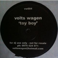 Basstoy Vs Volts Wagon - Basstoy Vs Volts Wagon - Toy Boy - VW