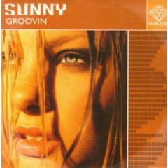 Sunny - Sunny - Groovin - Chic Flowerz