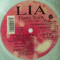 Lia - Lia - Funky Town - Finger Printz