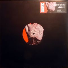 Dominator - Dominator - Schön - Logic Records
