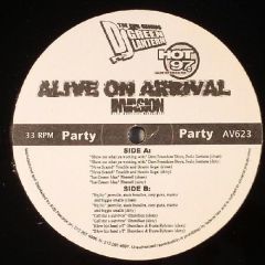 Green Lantern Presents - Green Lantern Presents - Alive On Arrival - AV8