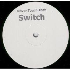 Robbie Williams - Robbie Williams - Never Touch That Switch (Remix) - EMI
